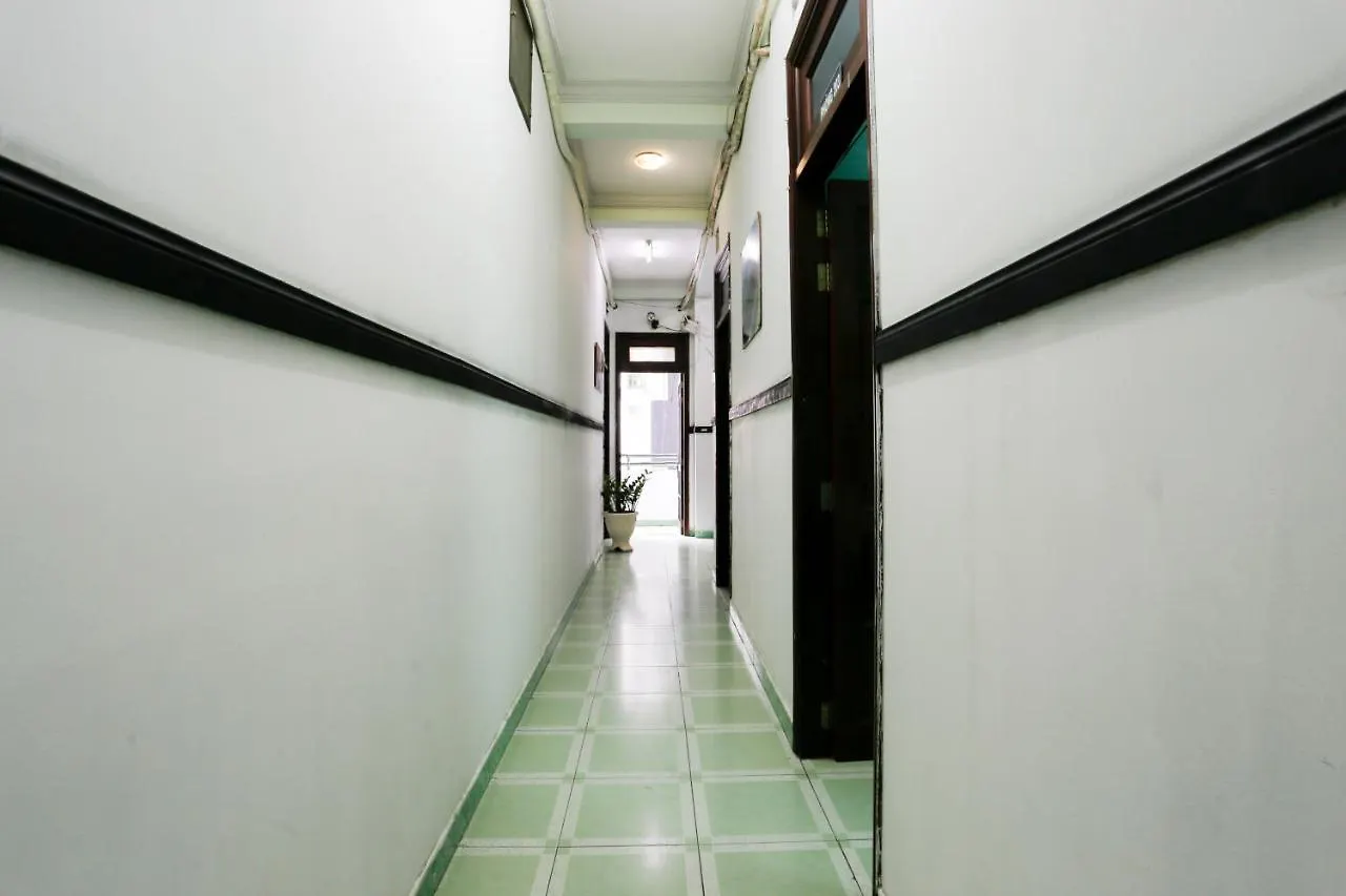 Oyo 1140 Hong Luc Hotel Ho Chi Minh City 2*,